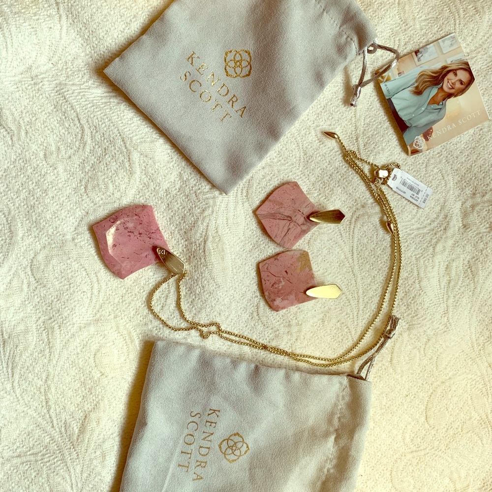Kendra Scott Earring and Necklace set! (Brand New)